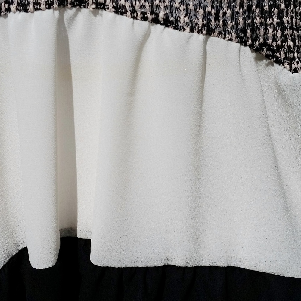 Black Ivory Tiered Tunic Shirt Crochet at Top - Picture 5 of 8